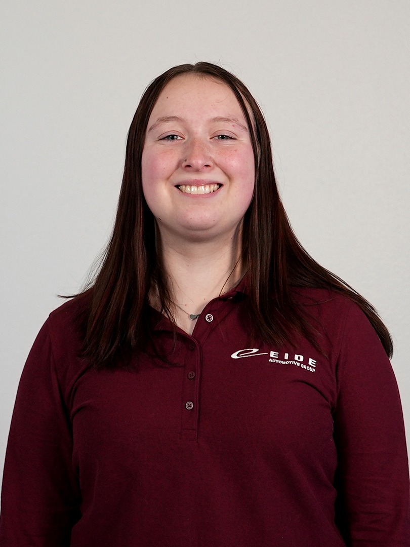 Quick Lube Cashier Laci Rauser in Service at Eide Chevrolet